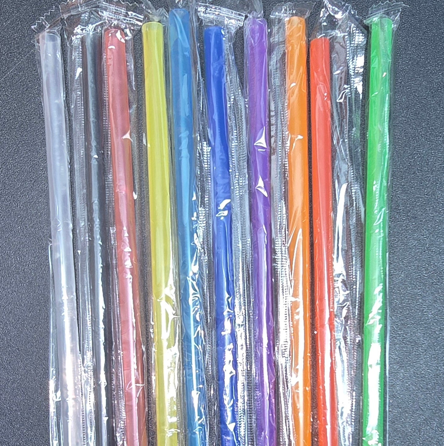 COLORED PLASTIC STRAW